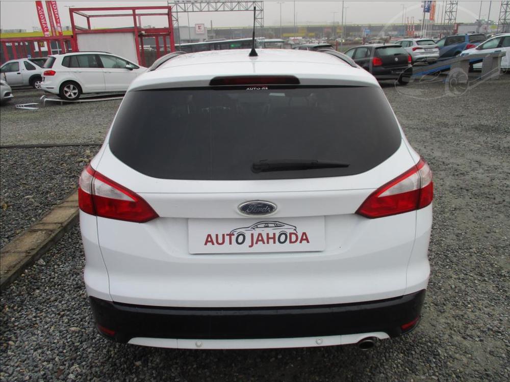 Ford Focus 1,6 i, serviska, digi klima,