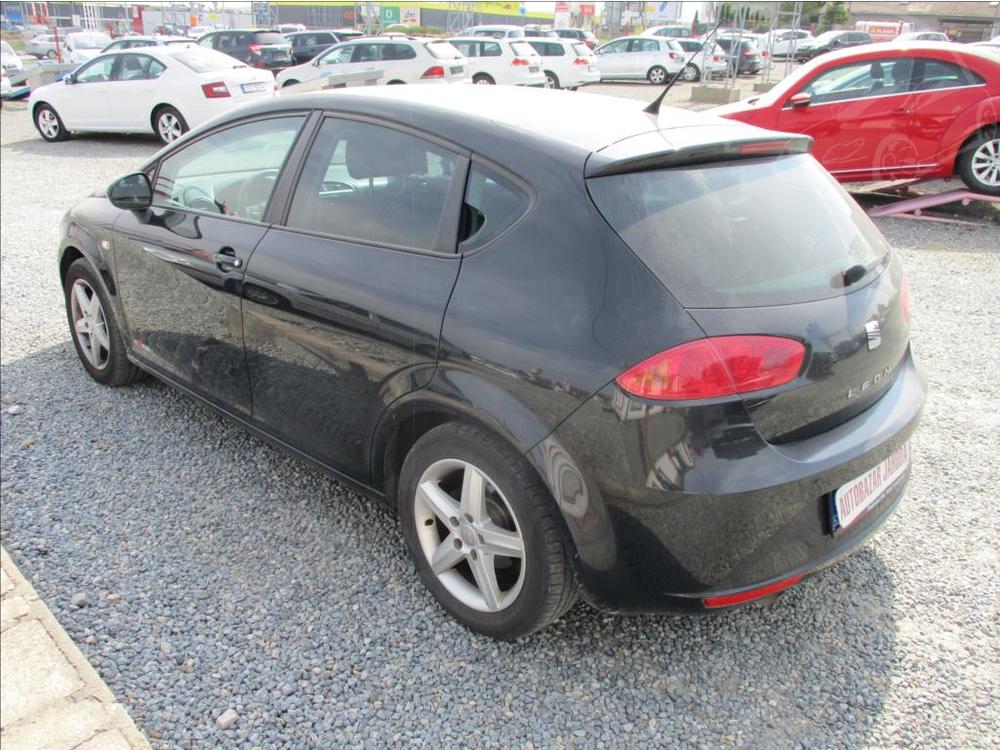 Seat Leon 1,6 TDi, NAVI, klimatizace,