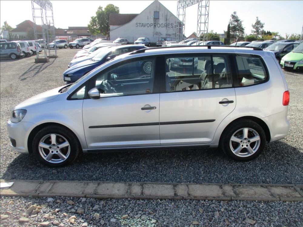 Volkswagen Touran 1,6 TDI,DSG,klima,servis,tan