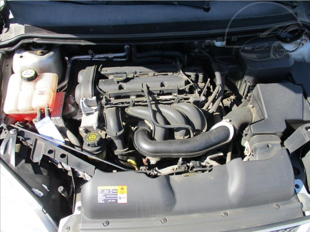 Ford Focus 1,6 i, klimatizace, ABS,ESP,