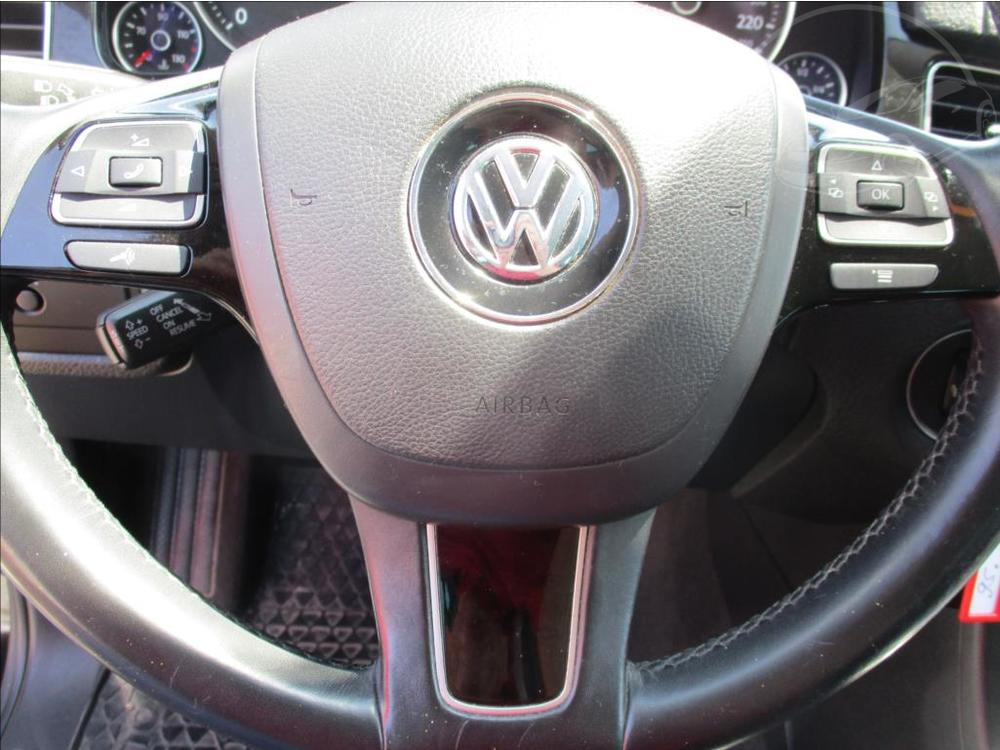 Volkswagen Touareg 3,0 TDi, DSG,NAVI,4x4,servis