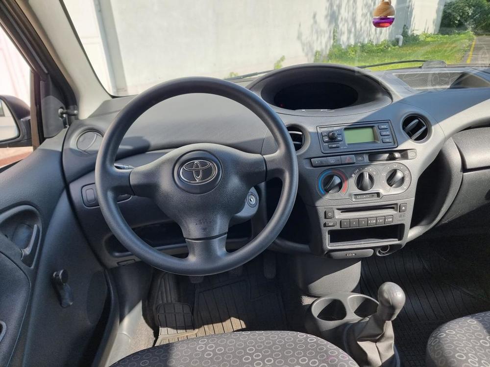 Toyota Yaris 1.0i 48kw klima