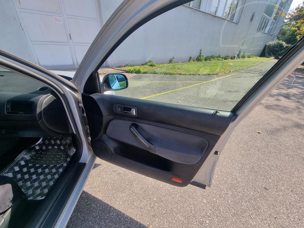 Volkswagen Bora 1,6i 74KW, TAN, KLIMA