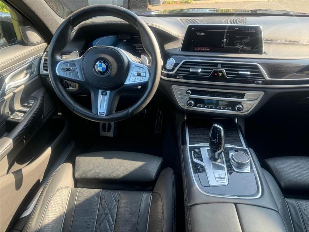 BMW 730 d xDrive MPaket Zruka I.maj