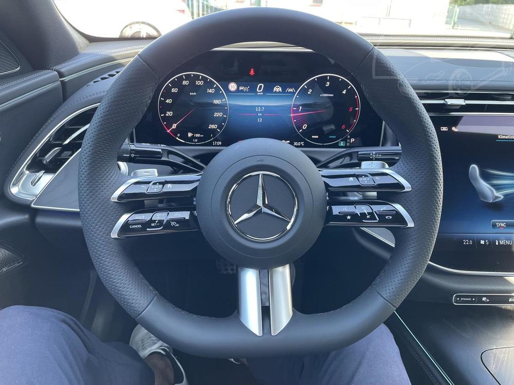 Mercedes-Benz E E 220 d 4MATIC