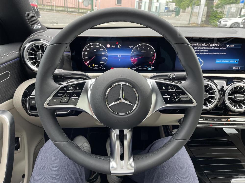 Mercedes-Benz CLA 220 4MATIC - FL