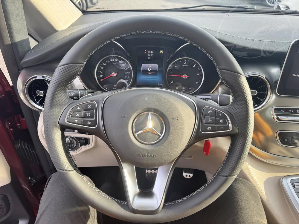 Mercedes-Benz V V 300 d / Exclusive / L / 4M