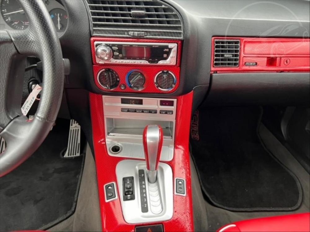 BMW 320 i automat 2,0