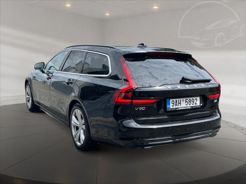 Volvo V90 2,0 B4 FWD benzin Momentum Pro Auto