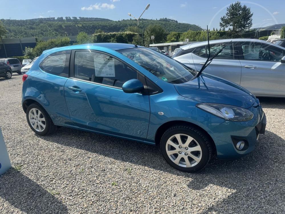 Mazda 2 1.3i, zadno