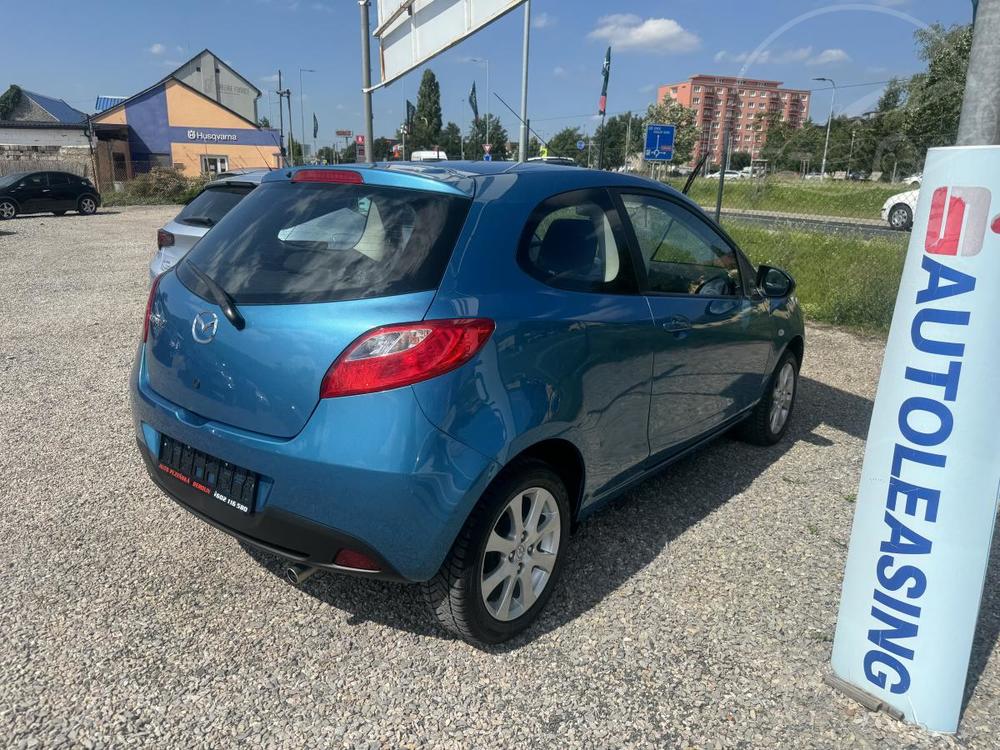 Mazda 2 1.3i, zadno