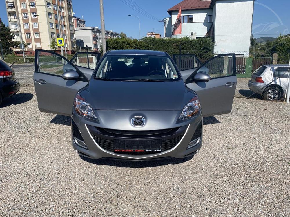 Mazda 3 1,6-16V,rezervace