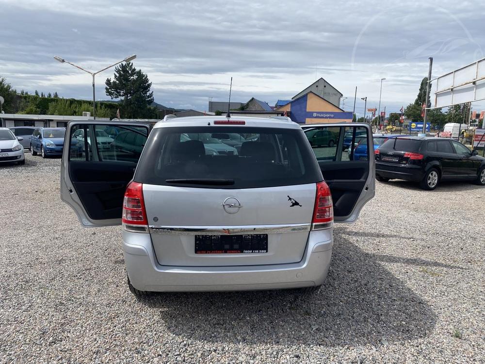 Opel Zafira 1.6-16V,rezervace