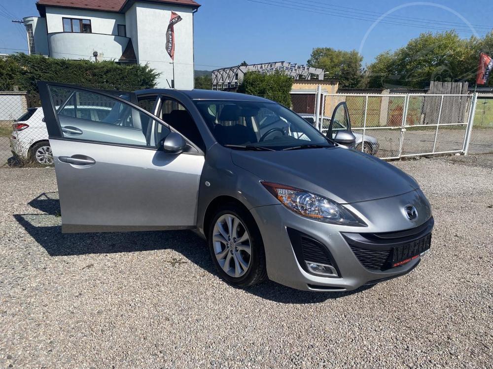 Mazda 3 1,6-16V,rezervace