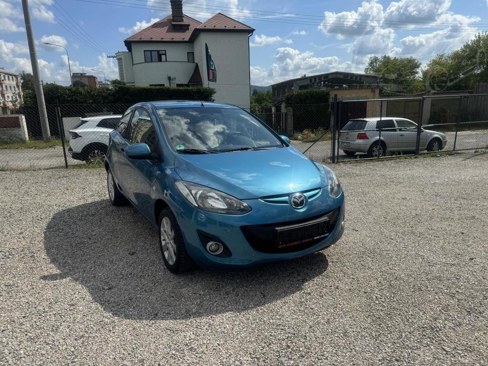 Mazda 2 1.3i, zadno