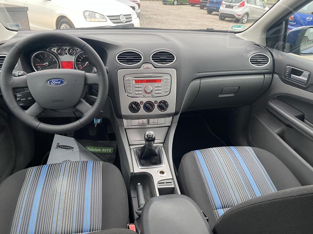 Ford Focus 1.8-16V,zadno