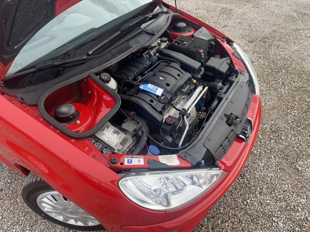 Peugeot 206 CC,1.6-16V,rezervace