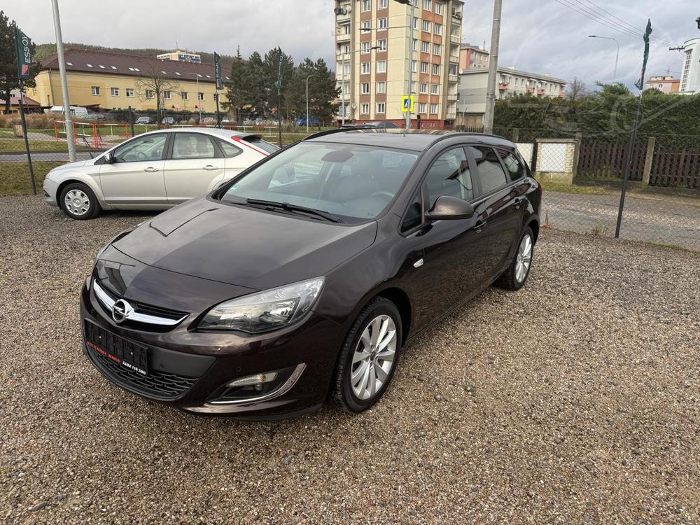 Opel Astra 1.4T rezervace