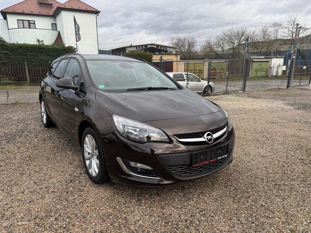 Opel Astra 1.4T rezervace