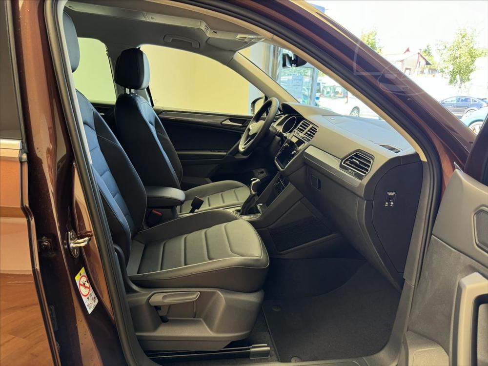 Volkswagen Tiguan 2,0 TDI 110 kW elegance, Navi