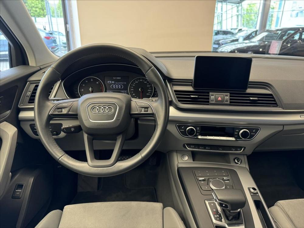 Audi Q5 2,0 45 TFSI quattro, 1.Maj, CZ