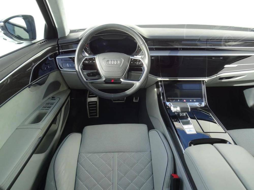 Audi S8 4.0 FSI 420 kW automat