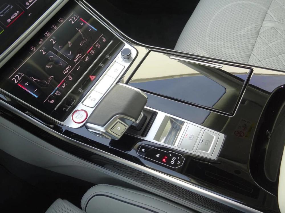 Audi S8 4.0 FSI 420 kW automat