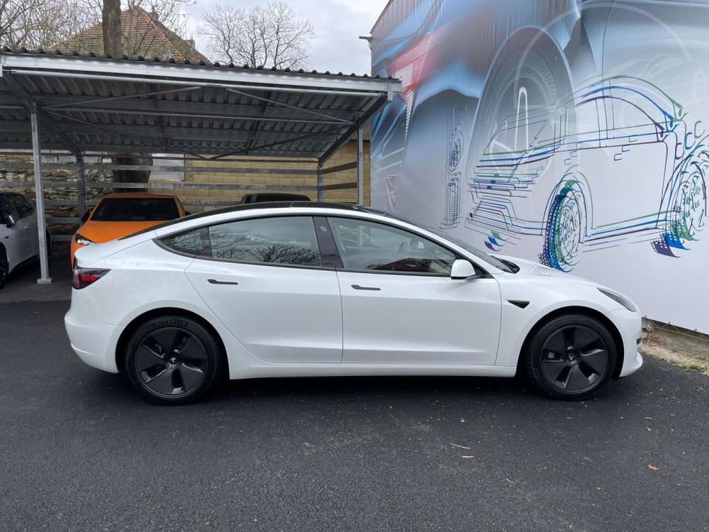 Tesla  Standart Range Plus