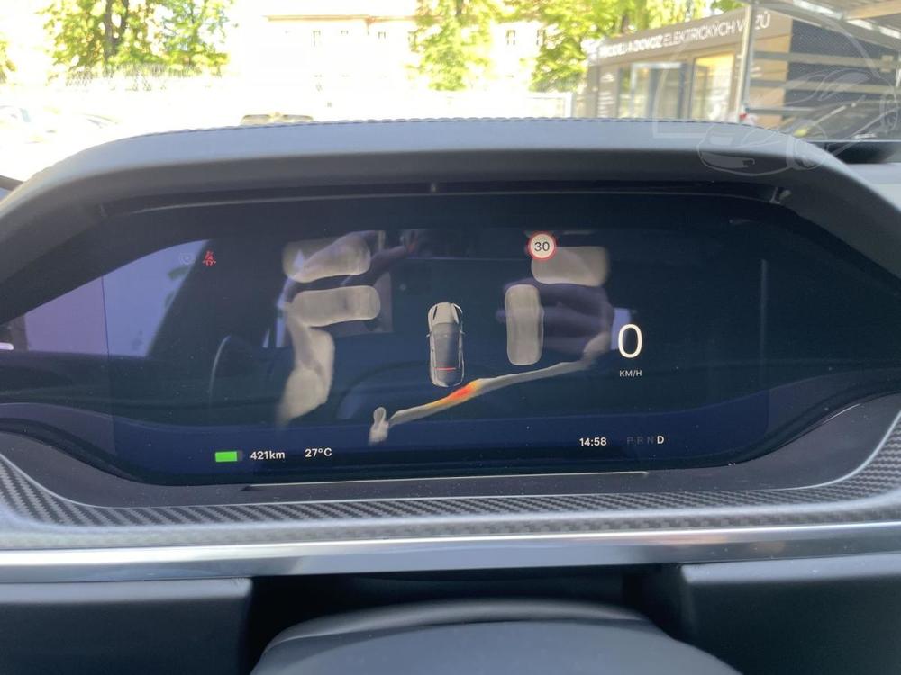 Tesla Model S Plaid YOKE