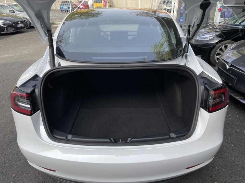 Tesla  Standart Range Plus