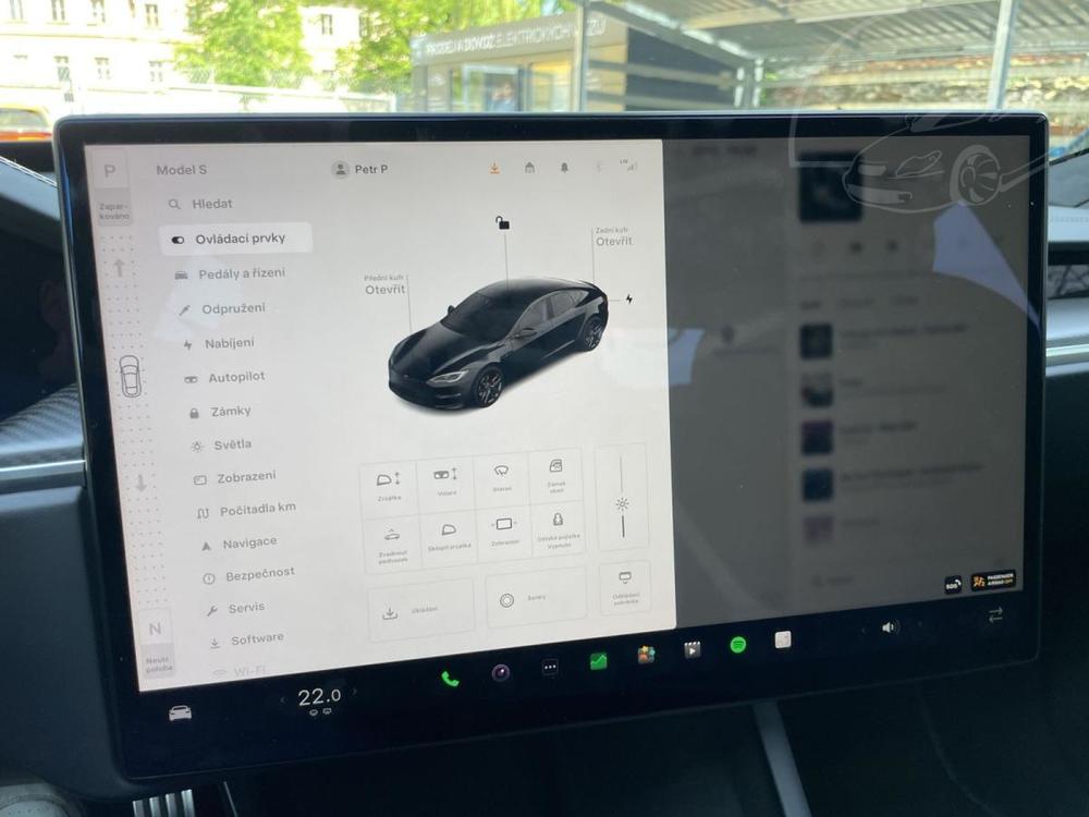 Tesla Model S Plaid YOKE