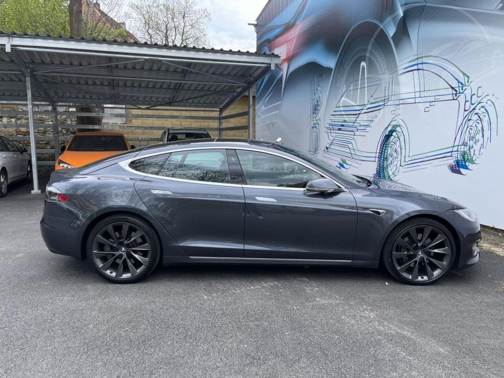 Tesla Model S 75D AWD, Vzduch