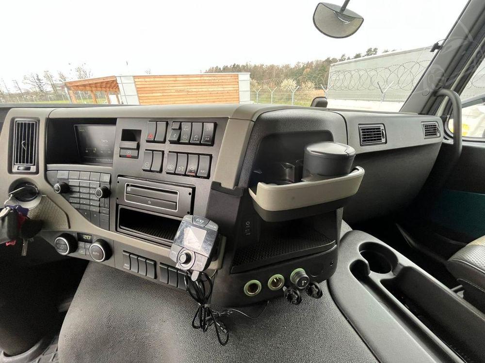 Volvo  FM500 BL 8x4 autotransporter