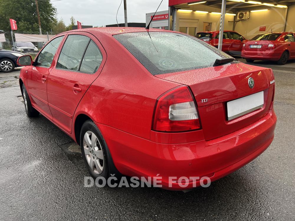 koda Octavia II 2.0 TDi Serv.kniha, R