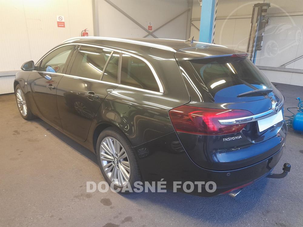 Opel Insignia 2.0 CDTi Serv.kniha, R