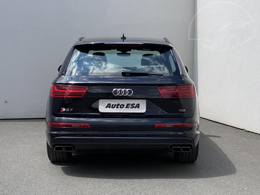 Audi SQ7 4.0 TDi V8 1.maj Serv.kniha