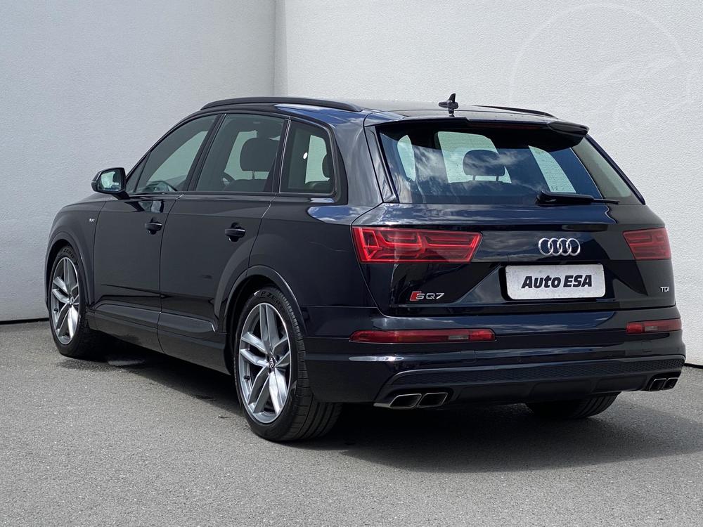 Audi SQ7 4.0 TDi V8 1.maj Serv.kniha