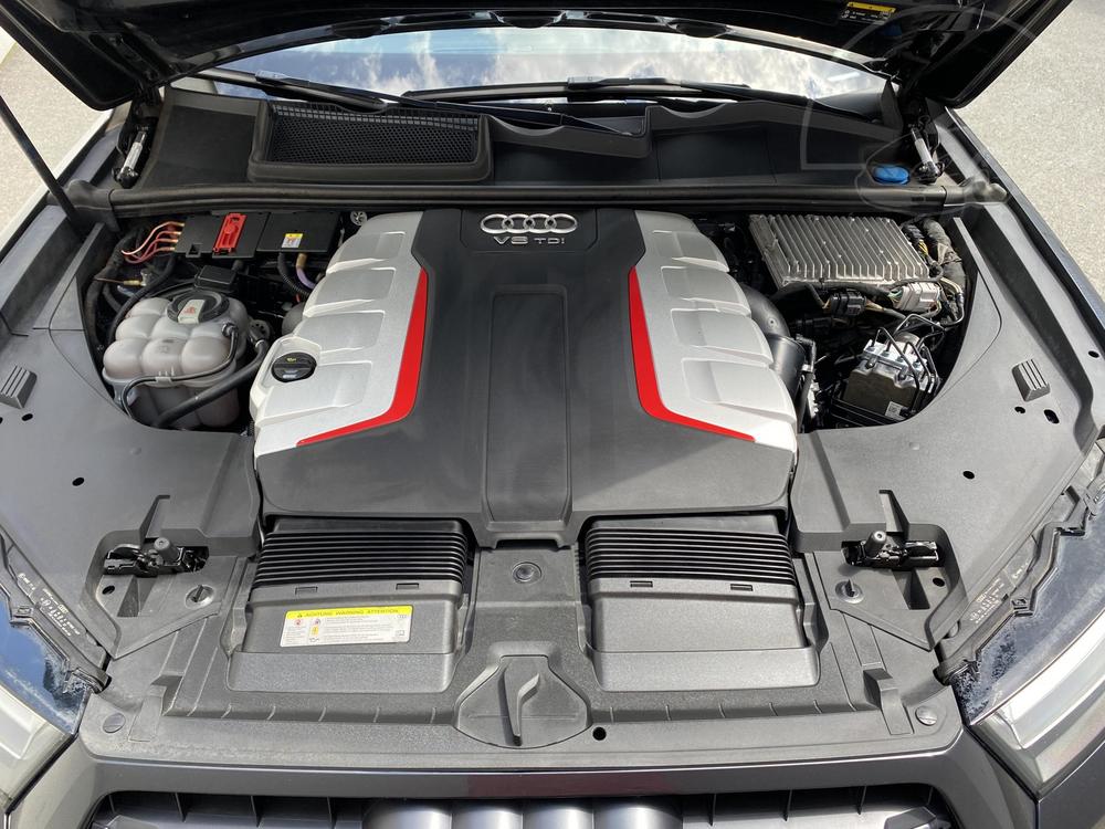 Audi SQ7 4.0 TDi V8 1.maj Serv.kniha