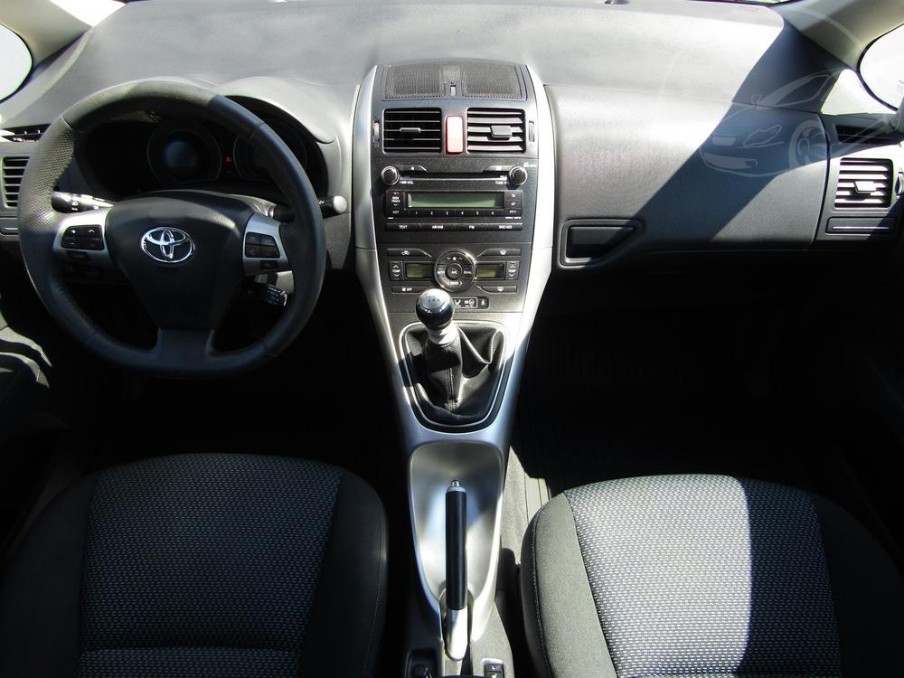 Toyota Auris 1.6 VVT-i 1.maj, R