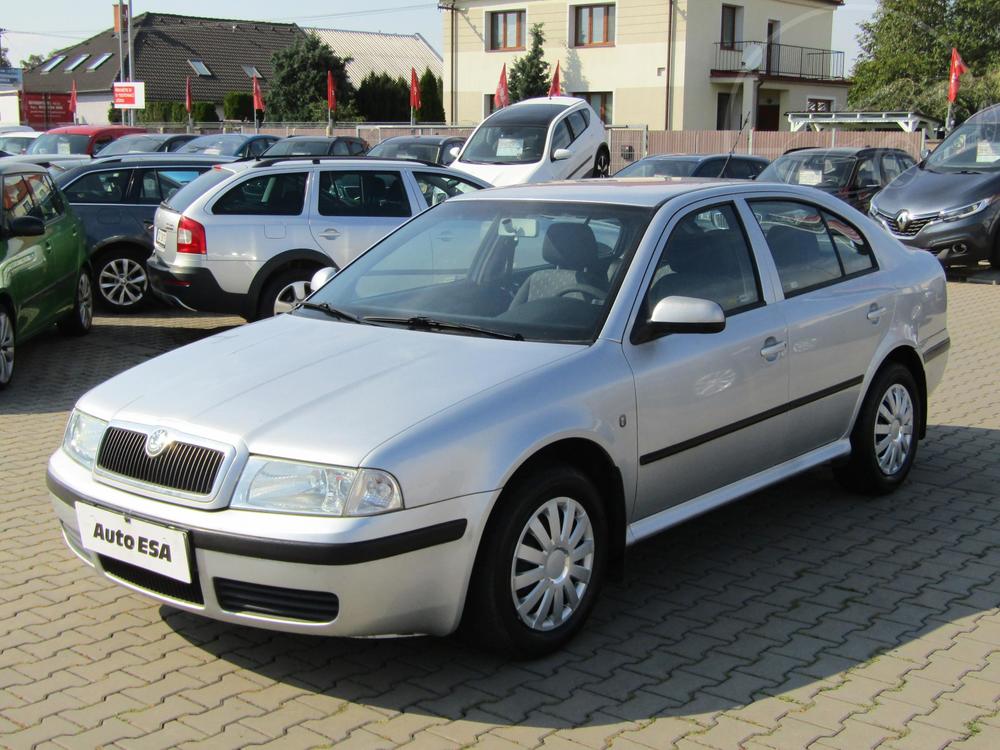 koda Octavia 1.6 i, R