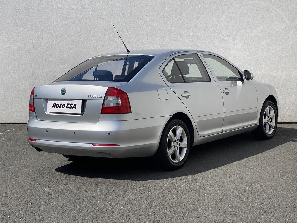 koda Octavia II 1.6 TDi, R