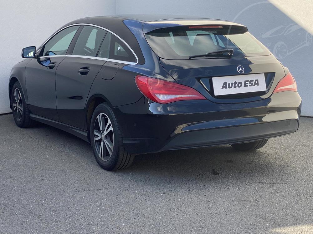 Mercedes-Benz CLA 1.6 i, R