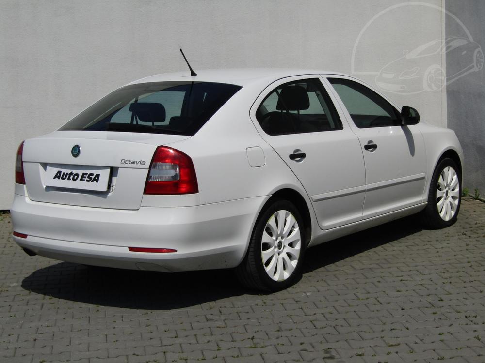 koda Octavia II 1.6 TDi Serv.kniha, R