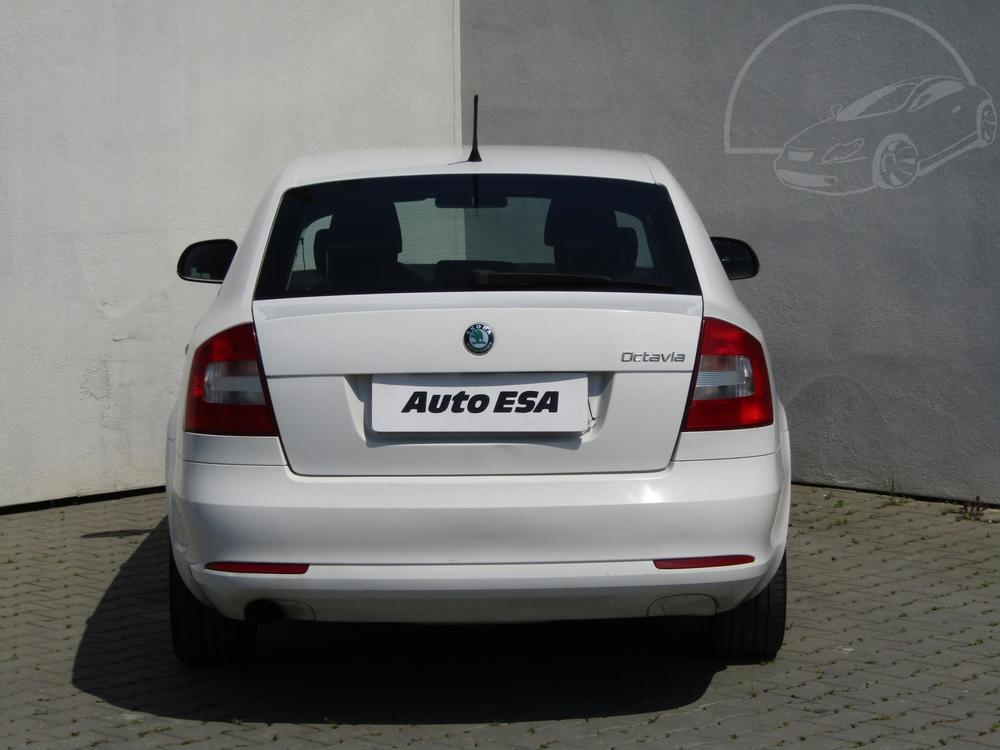 koda Octavia II 1.6 TDi Serv.kniha, R