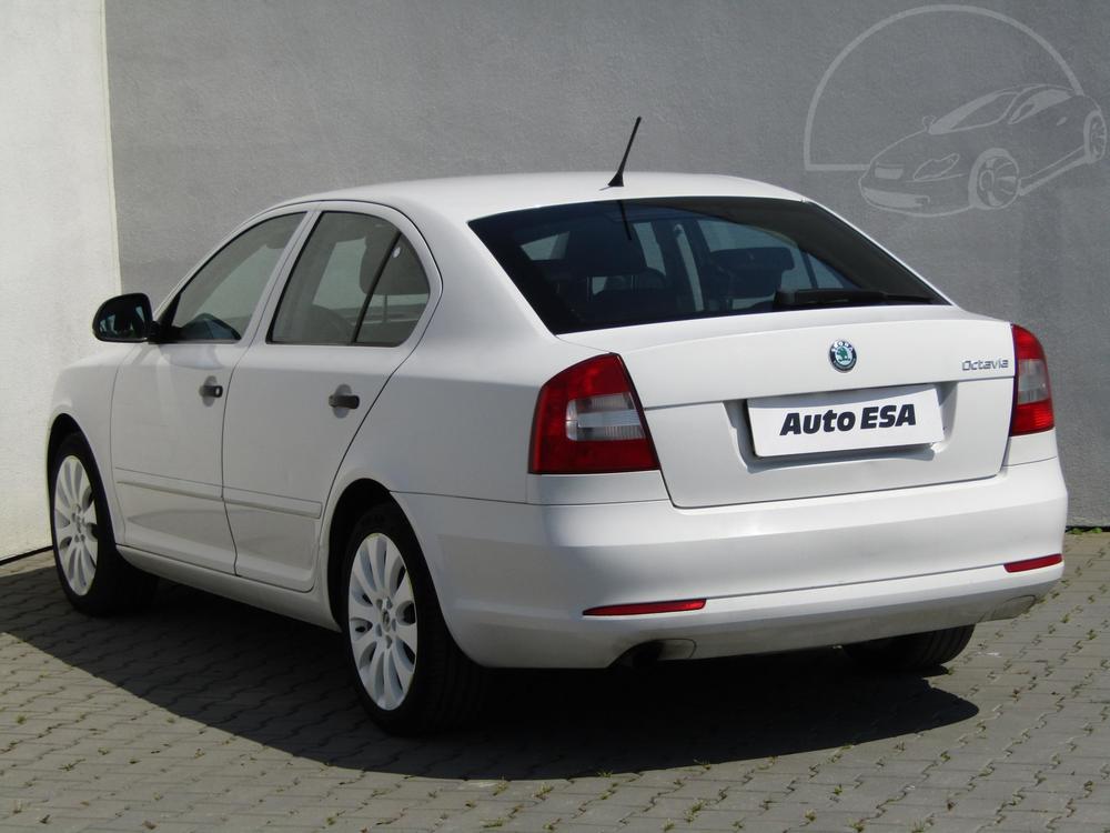 koda Octavia II 1.6 TDi Serv.kniha, R