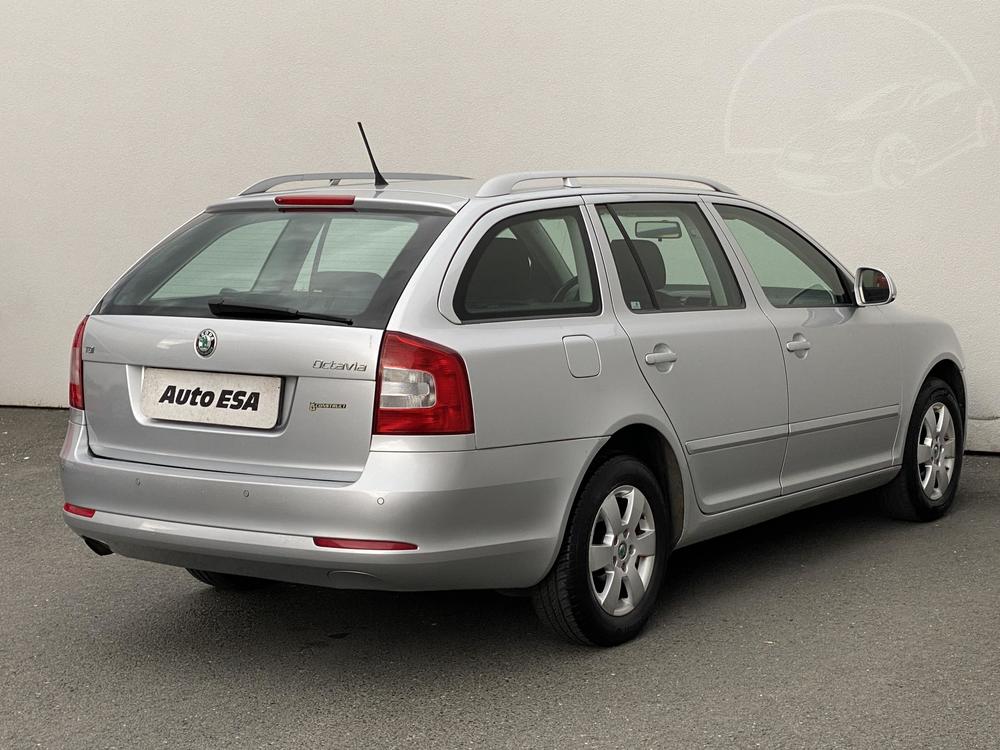 koda Octavia II 1.6 TDi Serv.kniha, R