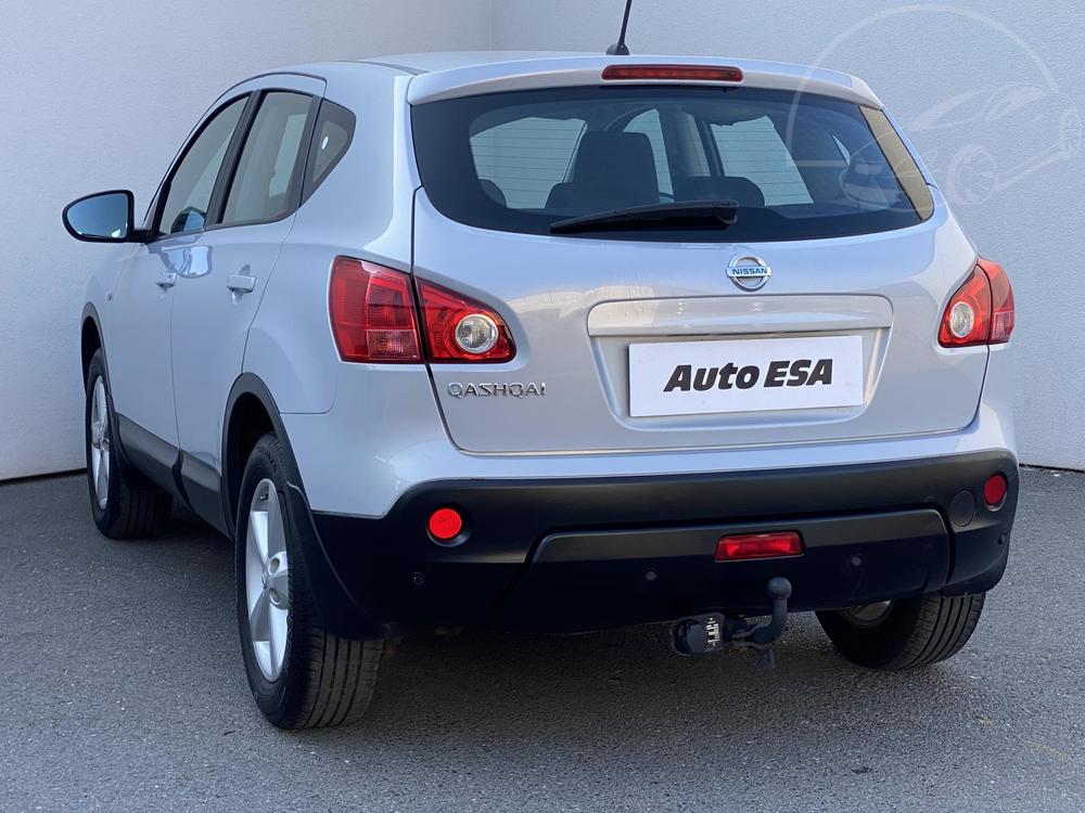 Nissan Qashqai 2.0 i