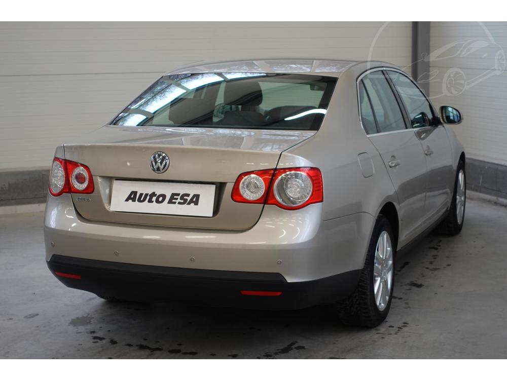 Volkswagen Jetta 1.6 i, R