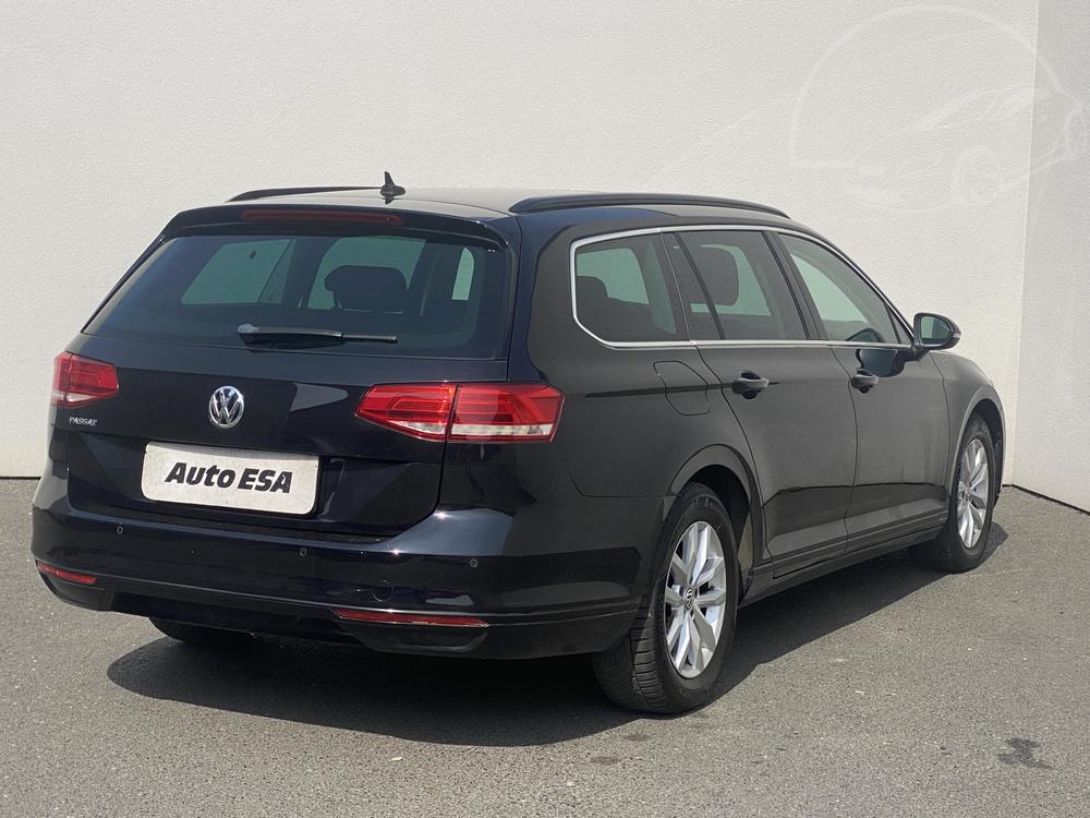 Volkswagen Passat 2.0 TDi Serv.kniha