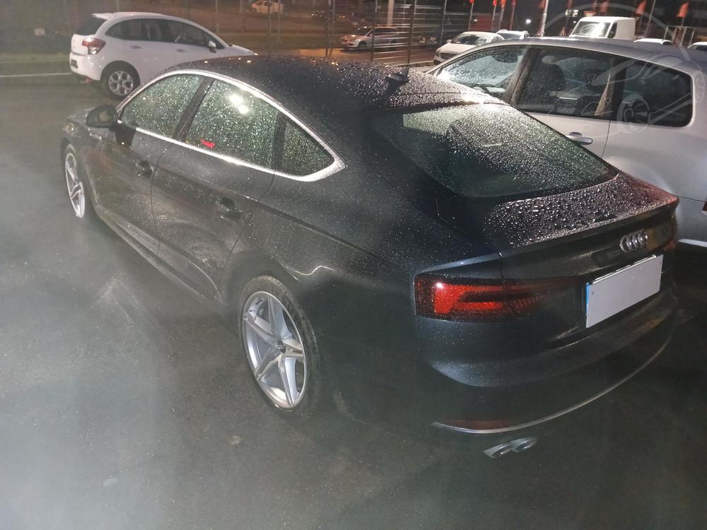 Audi A5 2.0 TDi, R